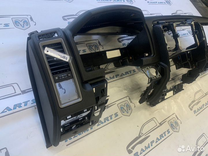 Панель передняя салона (торпедо)