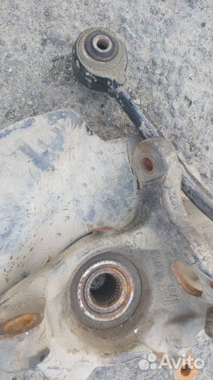 Кулак поворотный передний левый Bmw X5 E53