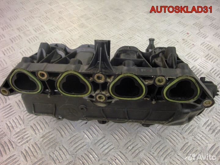 Коллектор впускной Volkswagen Polo 036129711DP