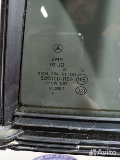 Форточка двери задней левой Mercedes W251