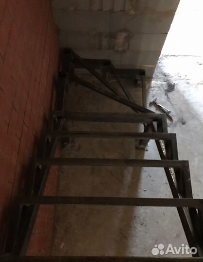 Лестница металлический каркас