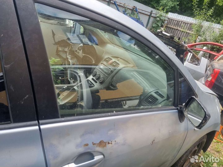 Тойота аурис 2007г стекла