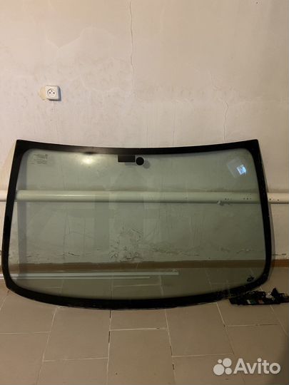 Лобовое стекло BMW X5