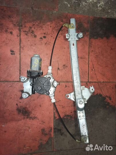 Стеклоподъемник задний правый Nissan Primera P12