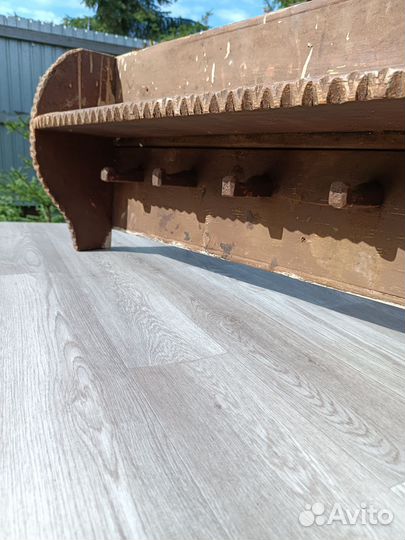 Вешалка с полкой