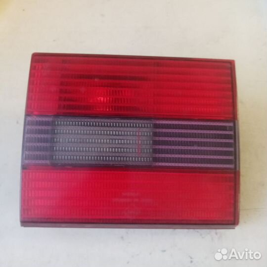 Фонарь крышки багажника левый Volkswagen Passat B4