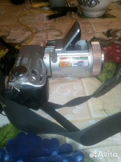 Фото видеокамера зеркало sony DSC f717