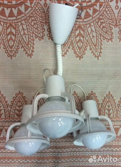 Люстра трехрожковая