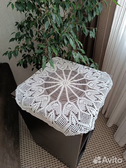 Вязаная ажурная чайная скатерть Салфетки