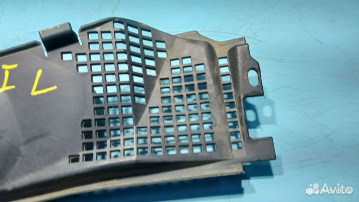 Жабо стеклоочистителей для Renault Logan 1