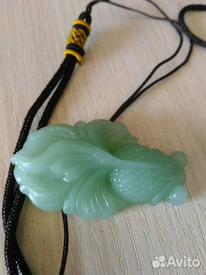 Кулон-подвеска из нефрита