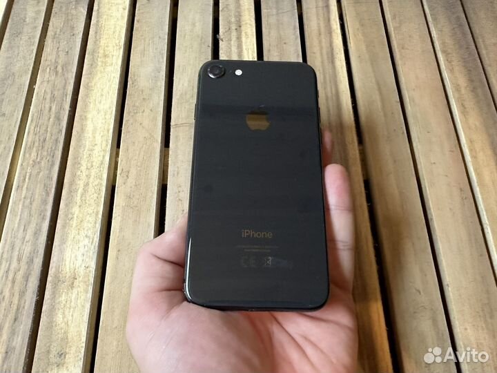 iPhone 8, 64 ГБ