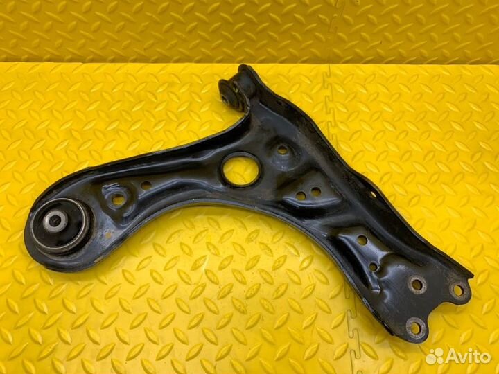 Рычаг подвески левый Volkswagen Polo cfna 1.6 2013