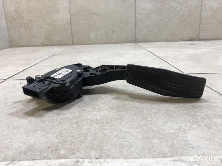 Педаль газа Chevrolet Cruze J300