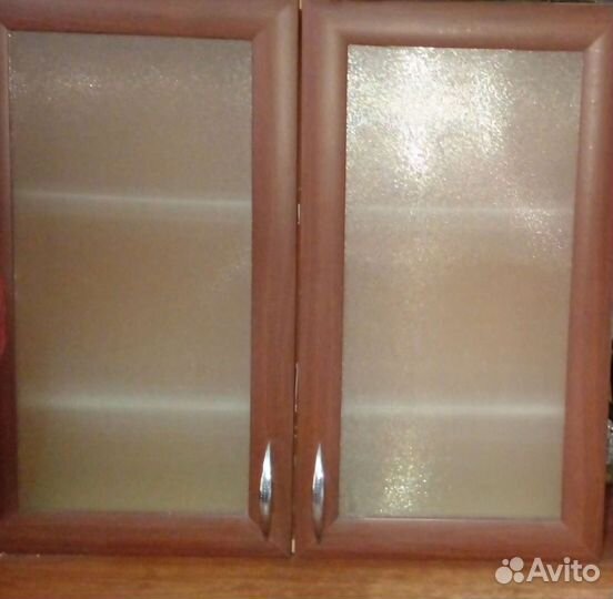 Кухонные шкафы и столы