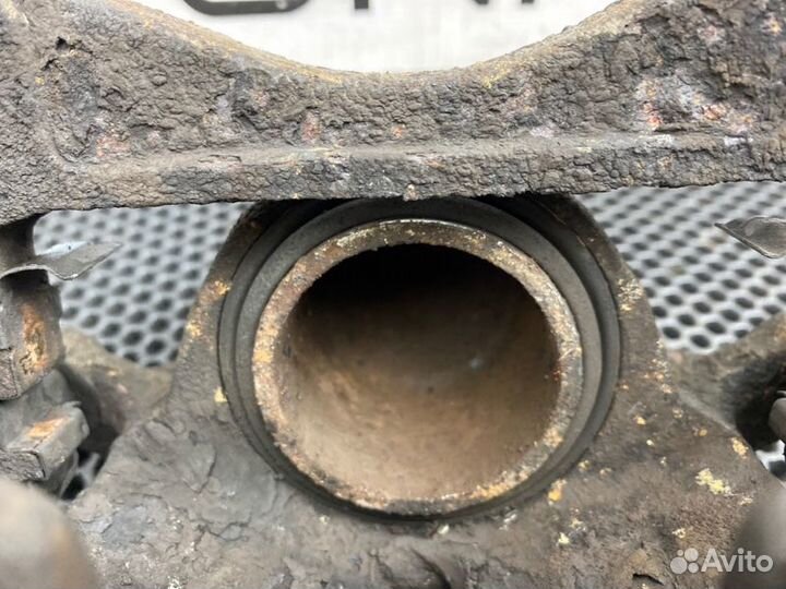 Суппорт передний левый Kia Sportage 3