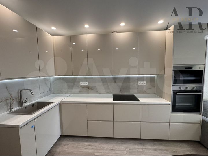 3-к. квартира, 80 м², 9/25 эт.