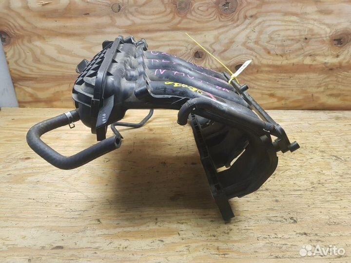 Коллектор впускной Nissan Serena C25 MR20DE 2006