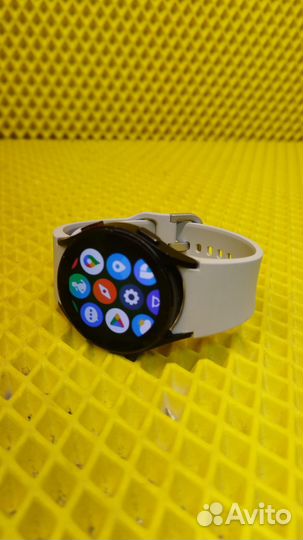 Часы Samsung Galaxy Watch 4