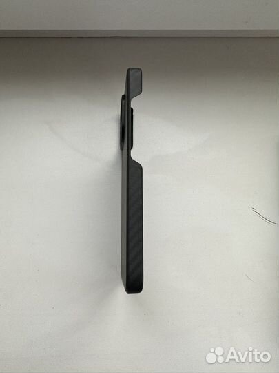 Чехол на iPhone 13 pro pitaka