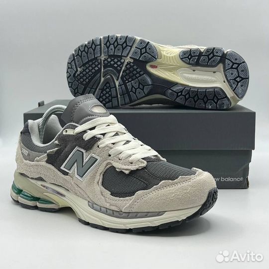 Кроссовки NEW balance 2002R