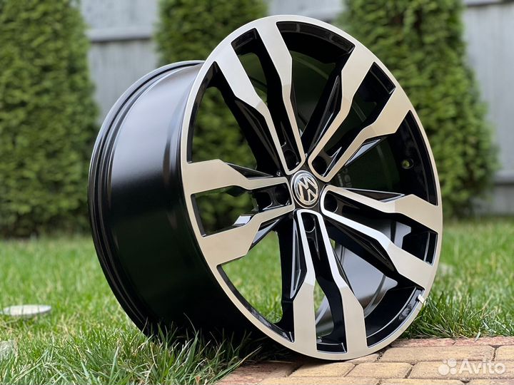 Комплект дисков на Volkswagen Touareg R21