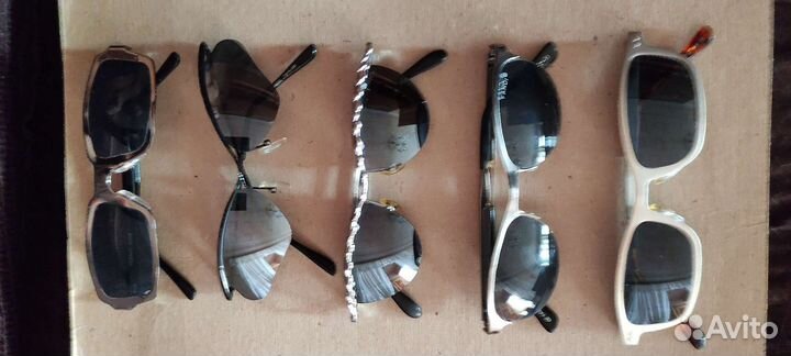 Солнцезащитные очки (листайте фото )