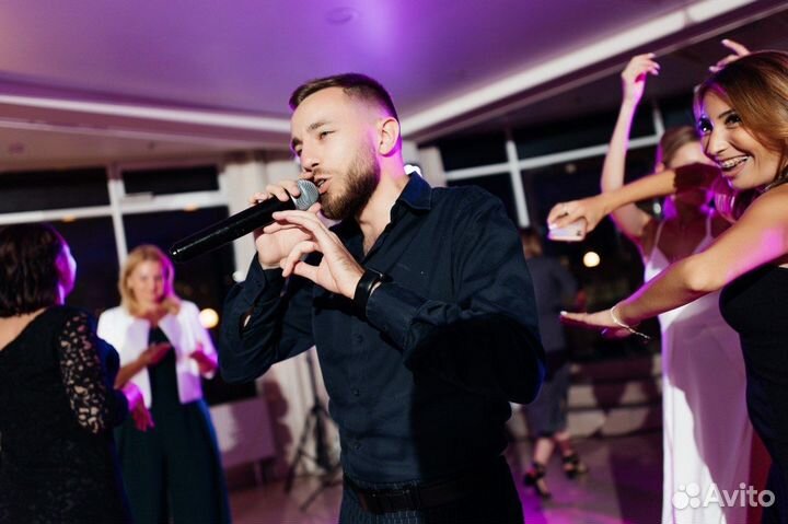 Ведущий на свадьбу (не тамада) вокал в подарок