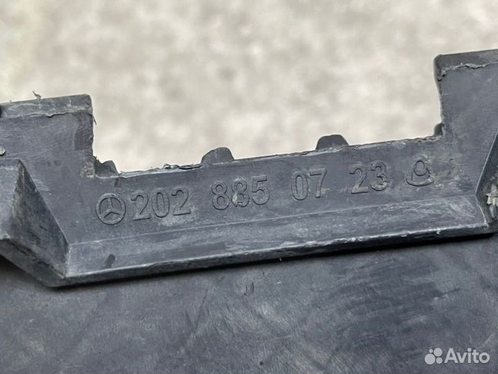 Панель переднего бампера Mercedes-Benz C-Class