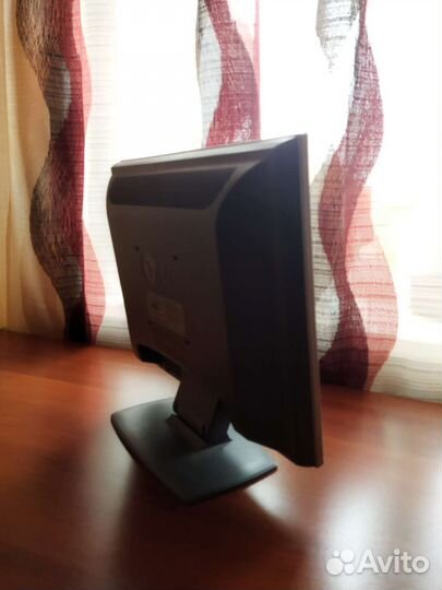 Монитор LG Flatron L1715S