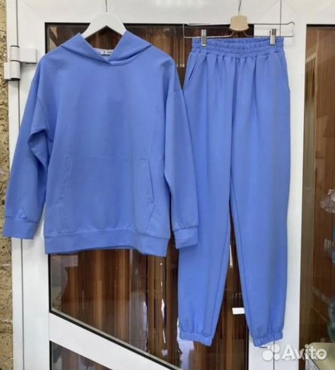 Спортивный костюм женский