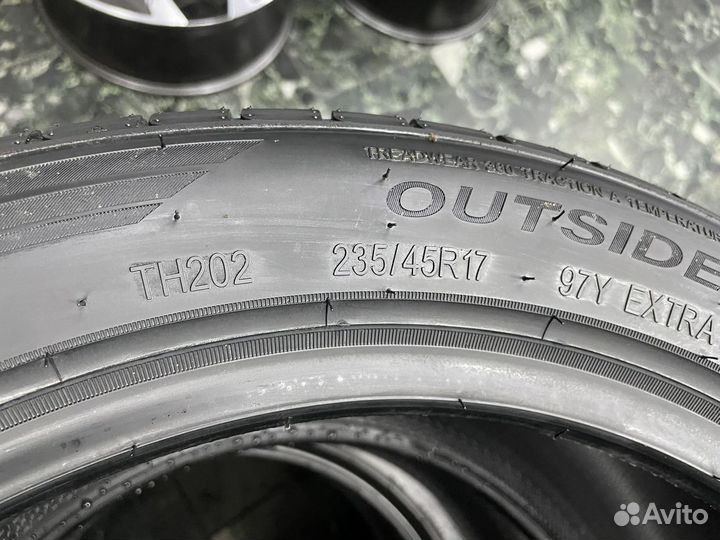 Triangle EffeXSport TH202 235/45 R17 97Y