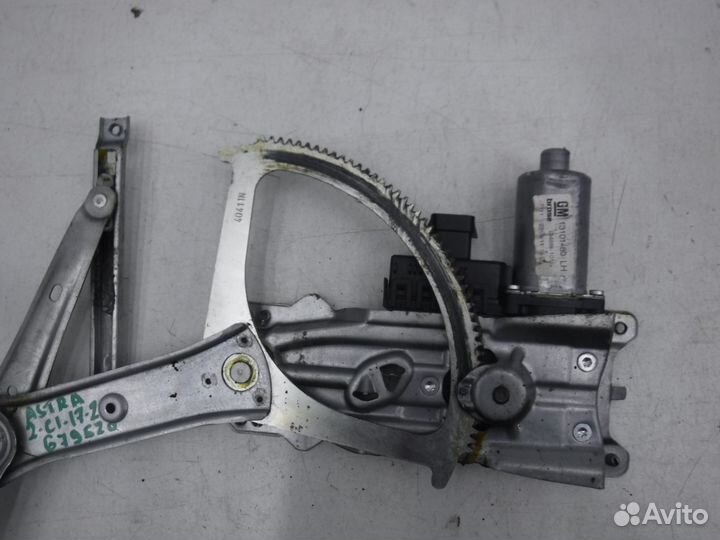 Стеклоподъемник Opel Astra H 2004