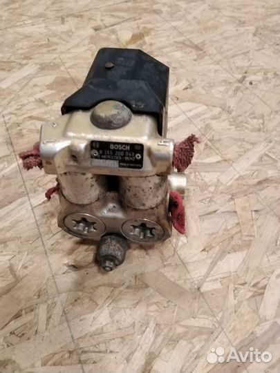 Блок ABS для Мерседес 190