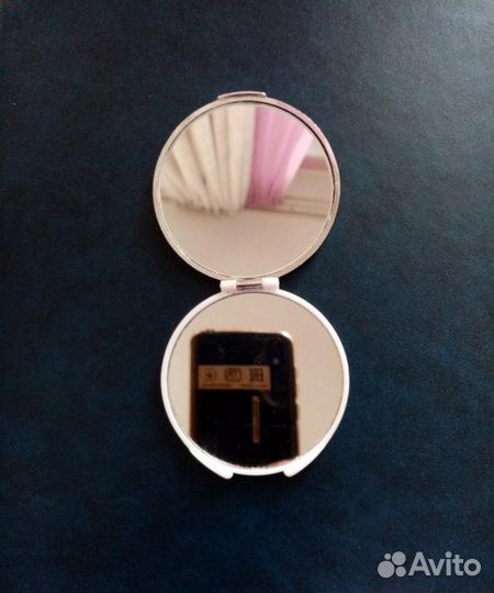 Зеркальце карманное, складное, б/у
