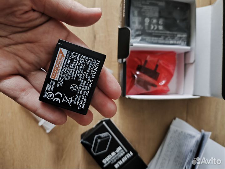 Зу + аккум fujifilm w126s оригинал