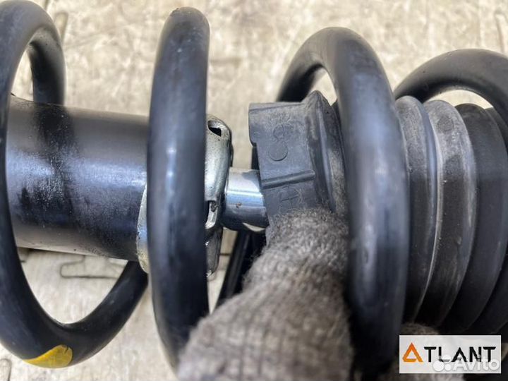 Стойка передняя правая toyota BB