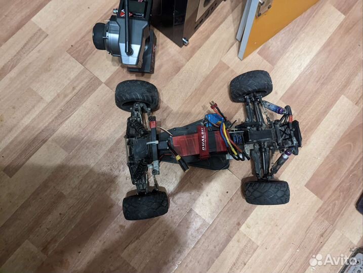 Машина на радиоуправлении 1 10