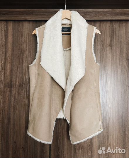 Жилетка женская Bershka