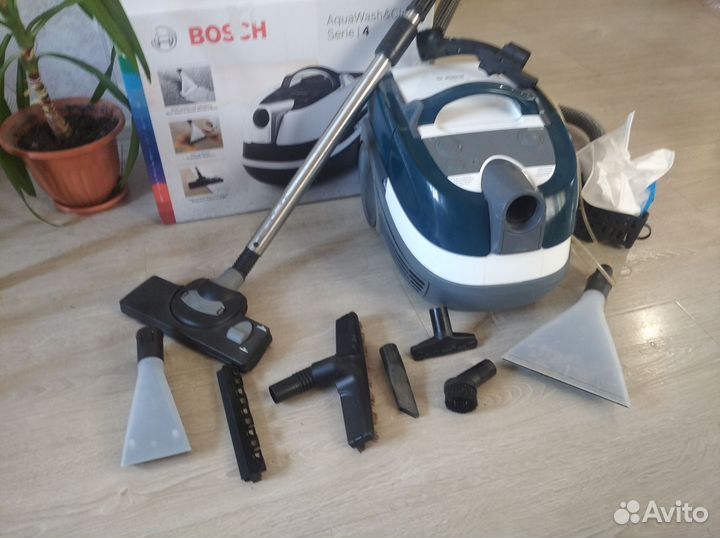 Моющий пылесос Bosch BWD 41720