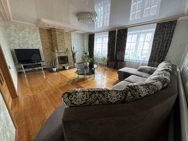 Дом 186 м² на участке 10 сот.