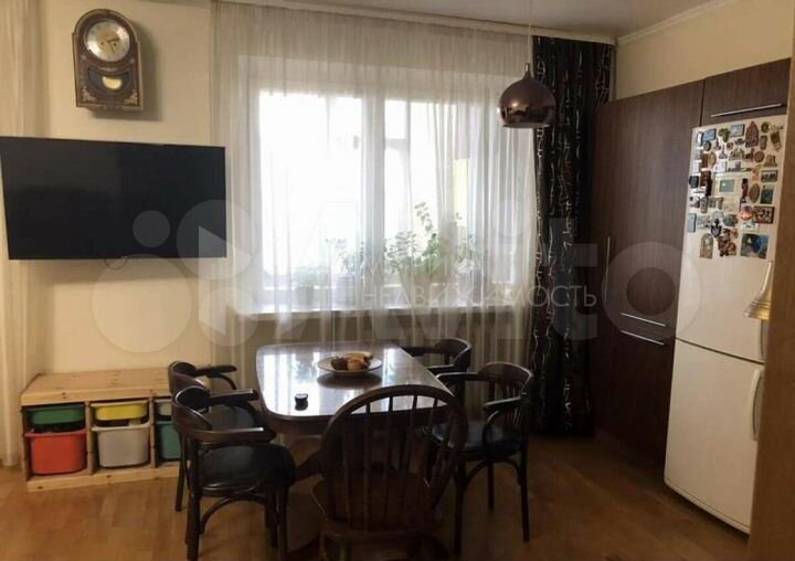 4-к. квартира, 90 м², 8/10 эт.