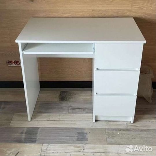 Стол письменный Мори