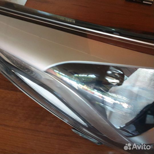 Фара на салярис 2015 года