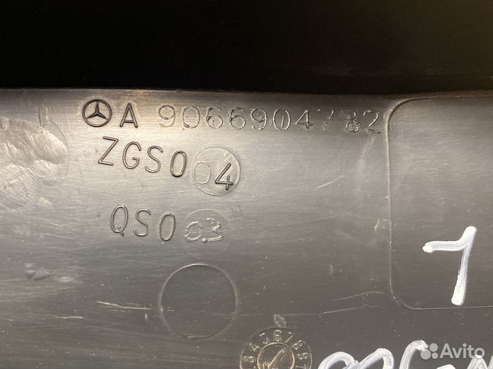Mercedes sprinter 906 молдинг левого крыла