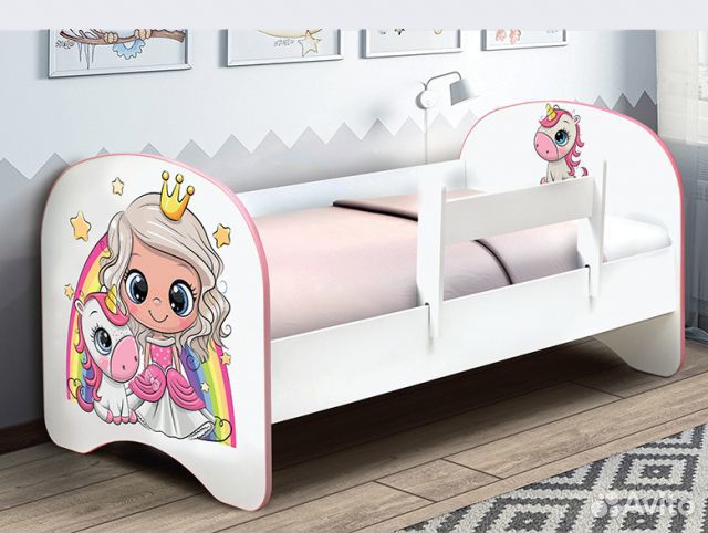 Детская кровать для девочки, с бортиком. В наличии