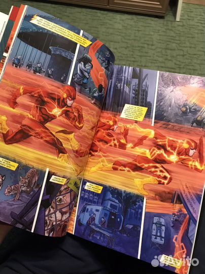 Комикс Флэш. Книга 1. Только вперед