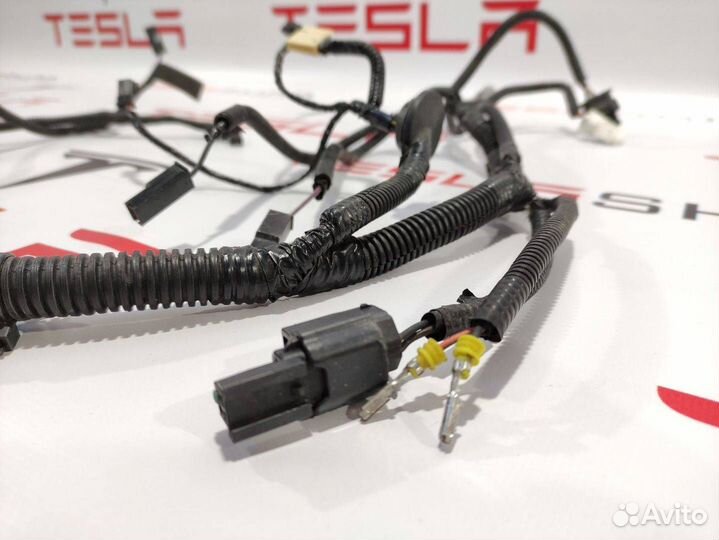 Электропроводка бокса переднего багажника (ванны)