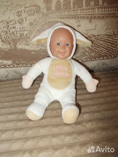 Игрушки куклы, пупсы, кроватка и диван для кукол