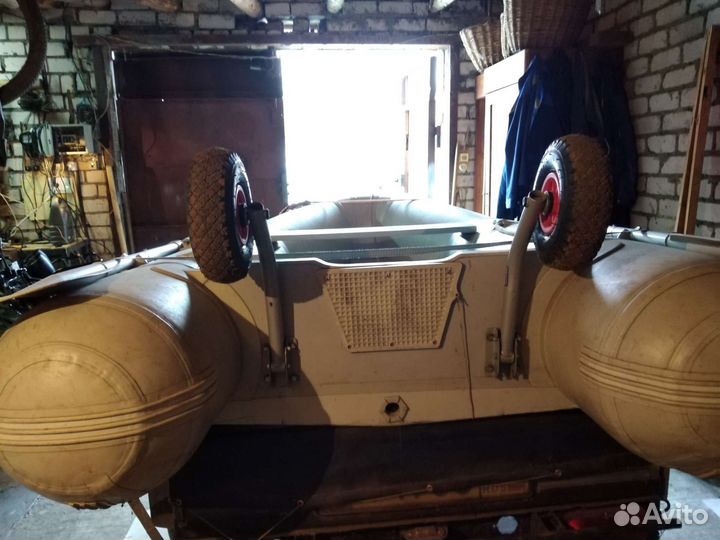 Лодка резиновая